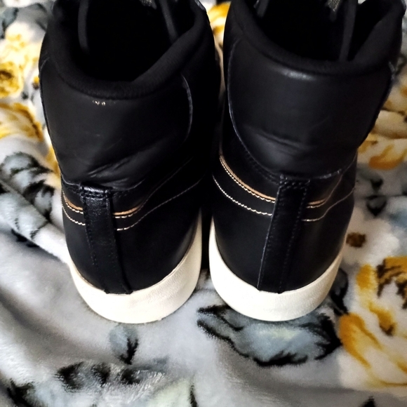 Men Size 9 Nike Shoes - Picture 4 of 14